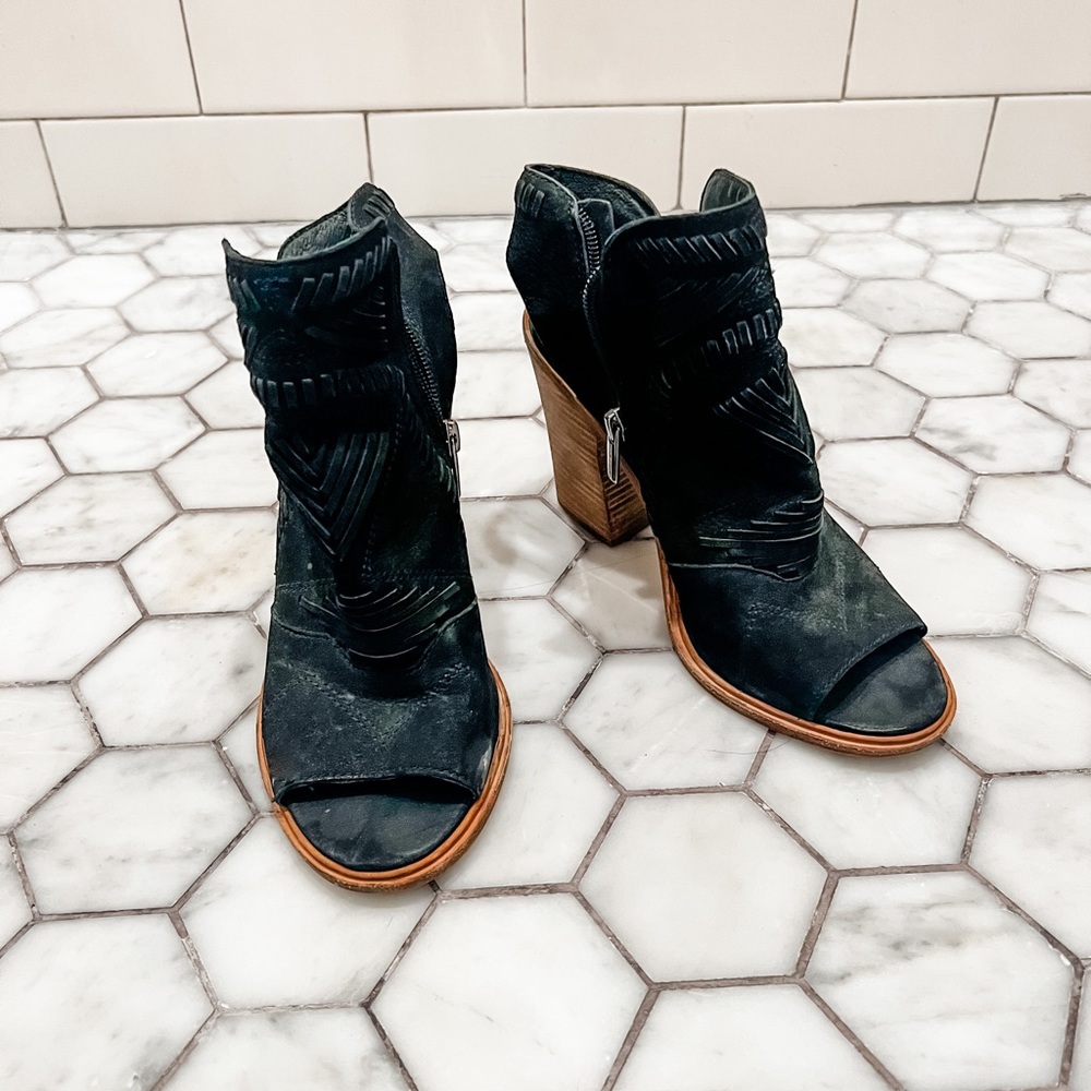 Vince Camuto Karinta Sandal